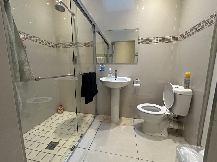 5 Bedroom Property for Sale in Glenlilly Western Cape